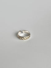 Load image into Gallery viewer, Silver Simone Ring
